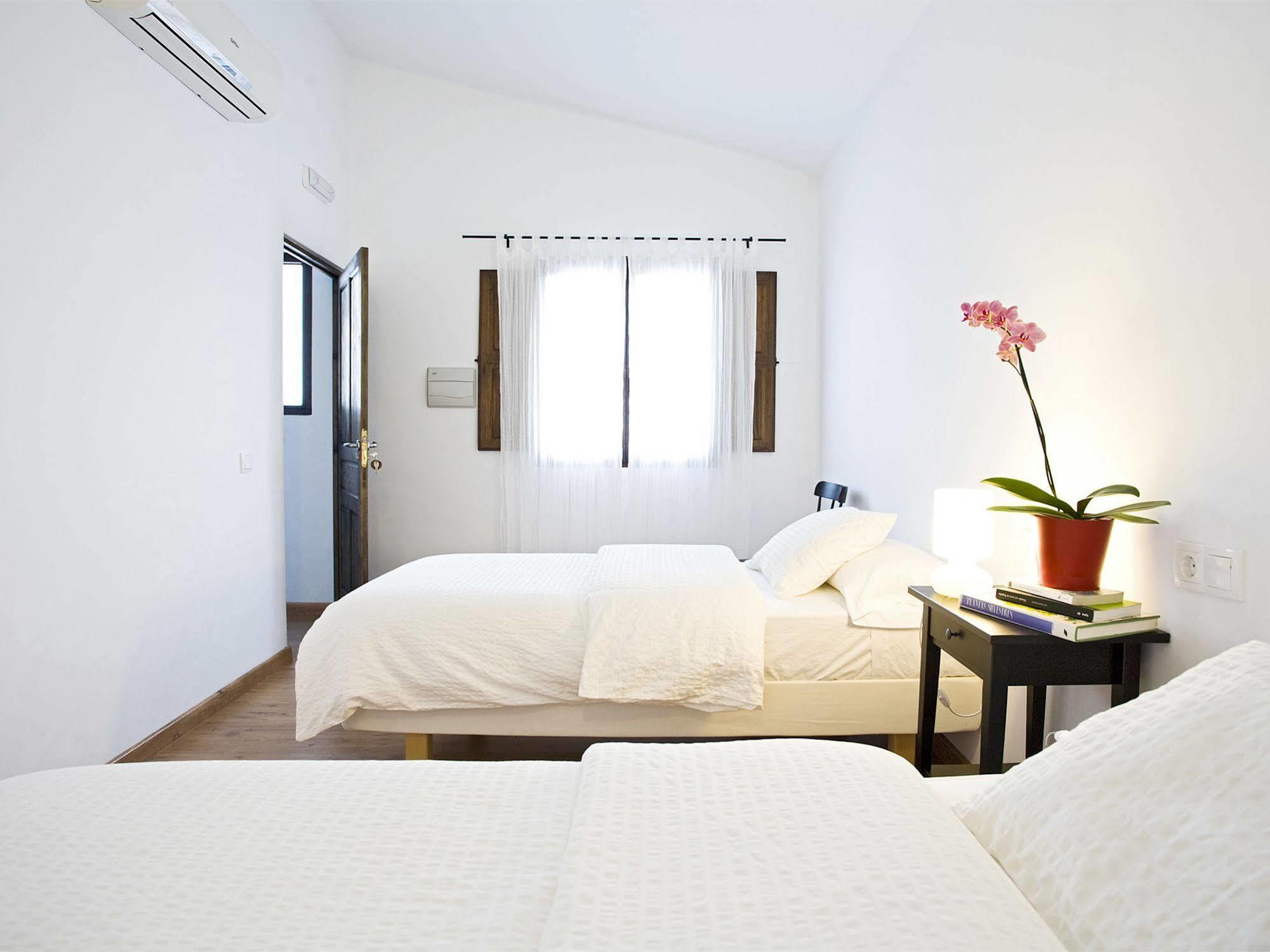 Casa Babel Monfraguee Pension Torrejón el Rubio Buitenkant foto